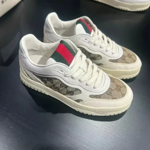 Gucci-Shoes-for-Mens-Gucci-Sneakers-B43175_800x800