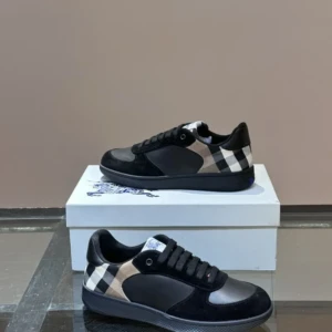 Burberry-Shoes-for-Mens-Sneakers-B59579_02_800x800